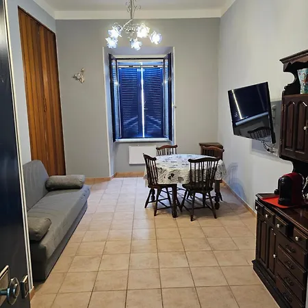 Fiuggiamo House فيوجّي